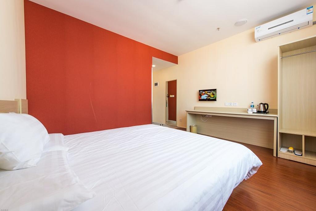 7Days Inn Shanghai Caobao Road Metro Station الغرفة الصورة