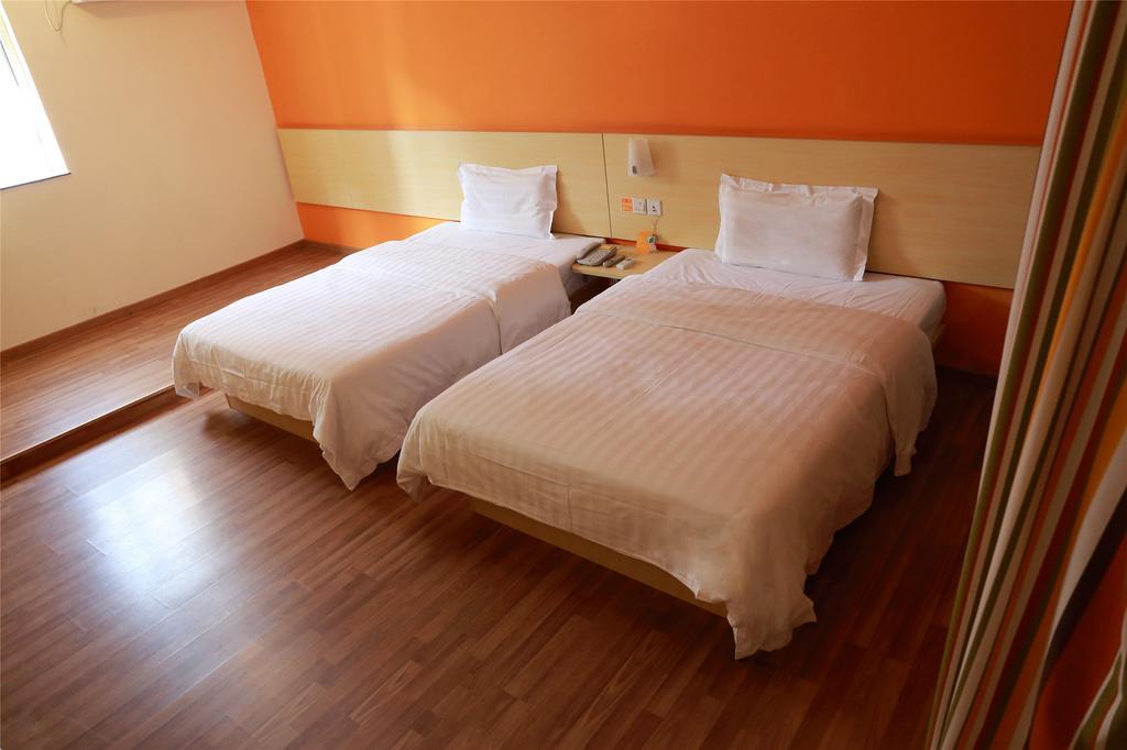 7Days Inn Shanghai Caobao Road Metro Station الغرفة الصورة