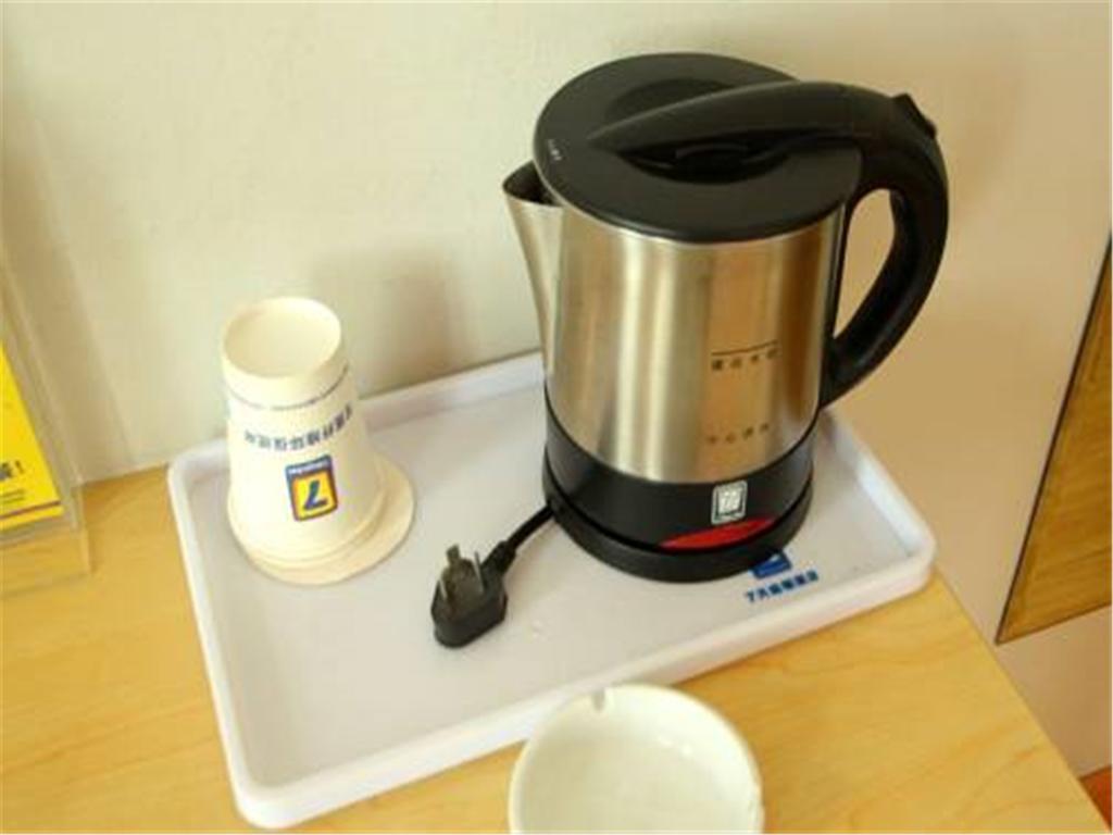 7Days Inn Shanghai Caobao Road Metro Station الغرفة الصورة
